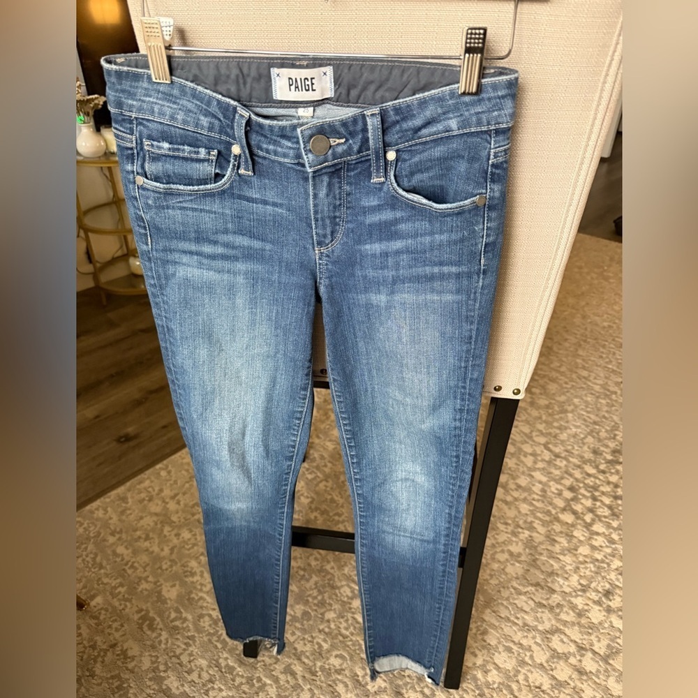 PAIGE Skyline Ankle Peg with Raw Hem Classic Cotton Blue Skinny Jeans, 25